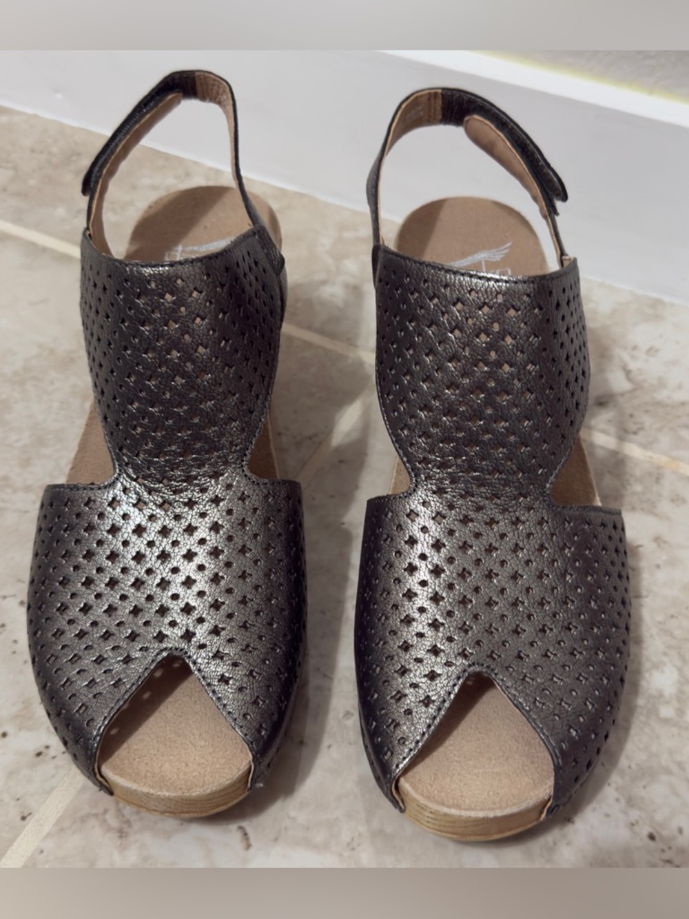 Dansko Women's Teagan sandals in gunmetal metallic Color (Size 38).